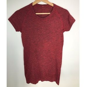 Lululemon Swiftly Tech Short Sleeve
Black/True Red